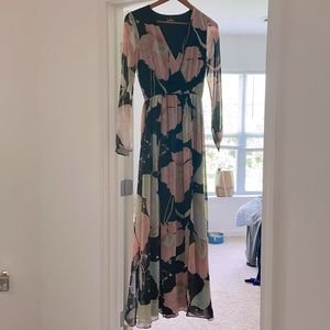 Lulu’s long sleeve floral maxi - size XS